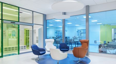 “Light Guide Optics International” iegūst prestižo “Red Dot Design Award” dizaina balvu