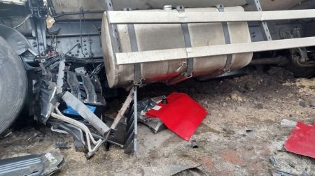 Aizkraukles novadā saduras divi kravas transportlīdzekļi