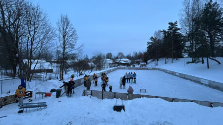 Viesītē aizvadīts starptautisks āra hokeja turnīrs – pārstāvētas 10 komandas