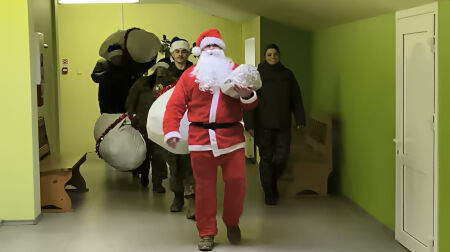 Kanādas karavīri Jēkabpils slimnīcā īsteno iniciatīvu “Operācija Ho Ho Ho”