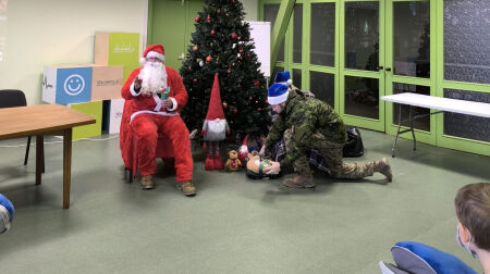 Kanādas karavīri Jēkabpils slimnīcā īsteno iniciatīvu “Operācija Ho Ho Ho”