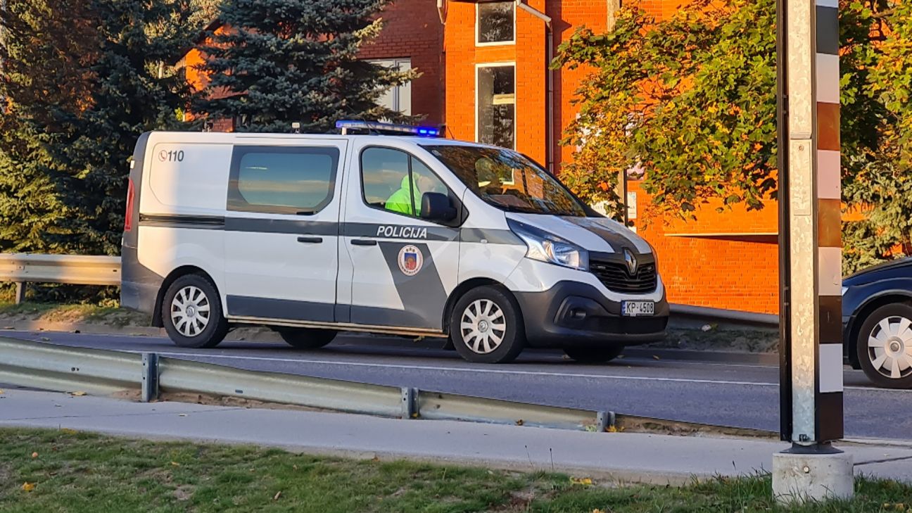 Divi jaunieši Jēkabpilī pārkāpj ceļu satiksmes noteikumus