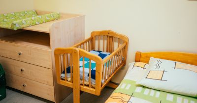 Lai piedalītos ģimenes dzemdībās, pavadošās personas varēs veikt kovida maksas testu