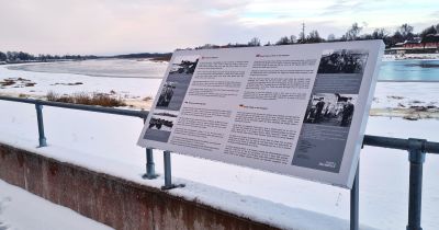 Atjaunoti informatīvie stendi uz Daugavas aizsargdambja