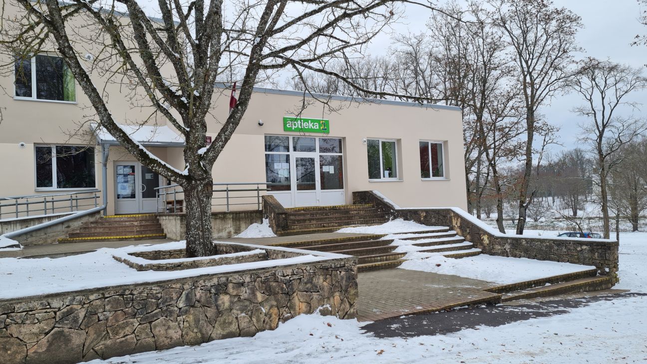 Jēkabpils novada pašvaldība izsolē pārdevusi Zasas aptieku