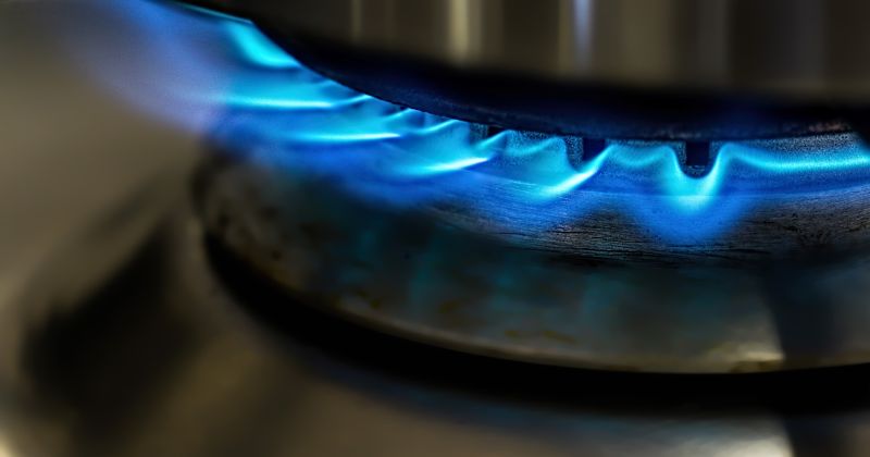 Aizkrauklē no piedūmota dzīvokļa izglābts cilvēks; Seces pagastā deg dzīvojamā māja