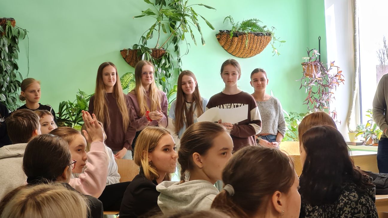 Līvānu jaunieši tiekas ar Eiropas cilvēku Latvijā un veido demokrātijas taku