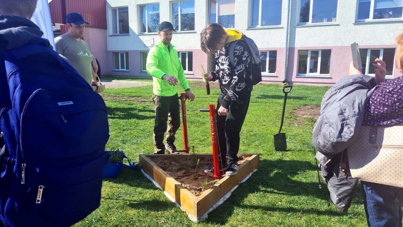 Līvānu novada skolēni piedalās Vides dienas aktivitātēs