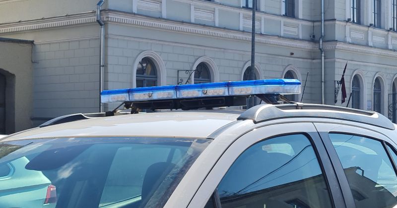 Kūku pagastā pieķer autovadītāju stiprā alkohola reibumā