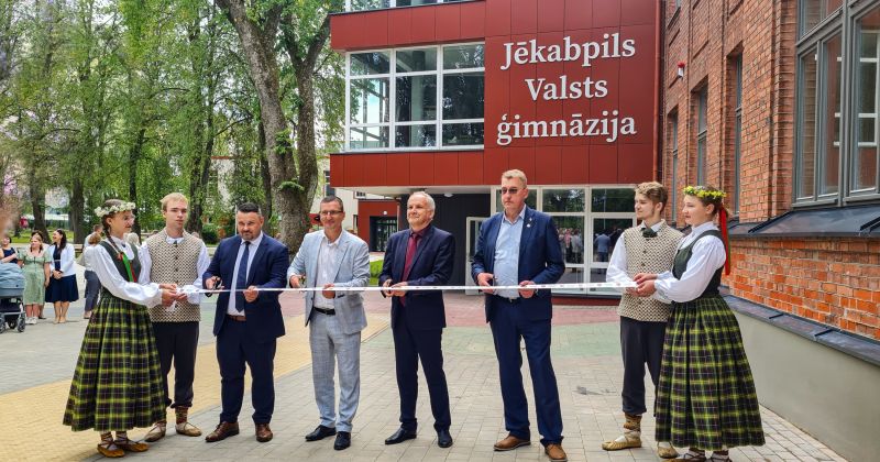 Atklāj pārbūvēto Jēkabpils Valsts ģimnāziju (FOTO)