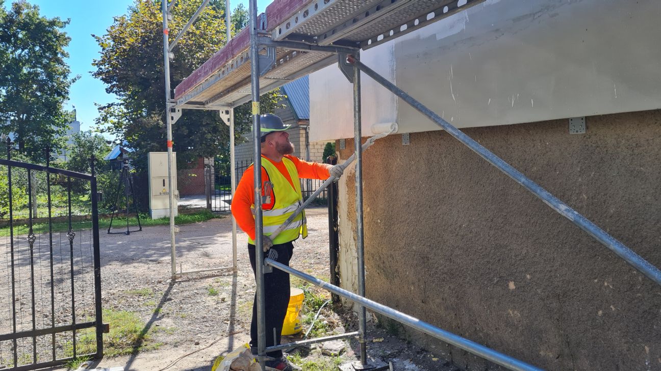 Noslēgumam tuvojas siltināšanas darbi divās Jēkabpils daudzdzīvokļu mājās