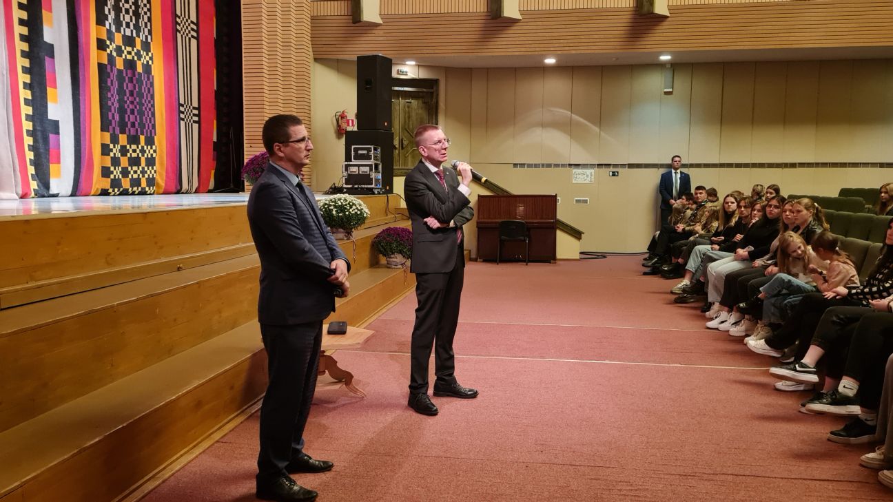 Valsts prezidents Edgars Rinkēvičs tiekas ar iedzīvotājiem Viesītē