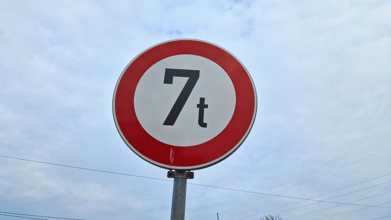 Noteikti transporta masas ierobežojumi uz daudziem autoceļiem Jēkabpils novadā