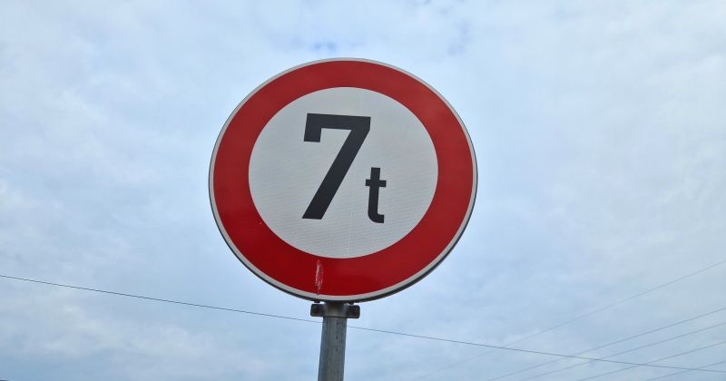 Noteikti transporta masas ierobežojumi uz daudziem autoceļiem Jēkabpils novadā