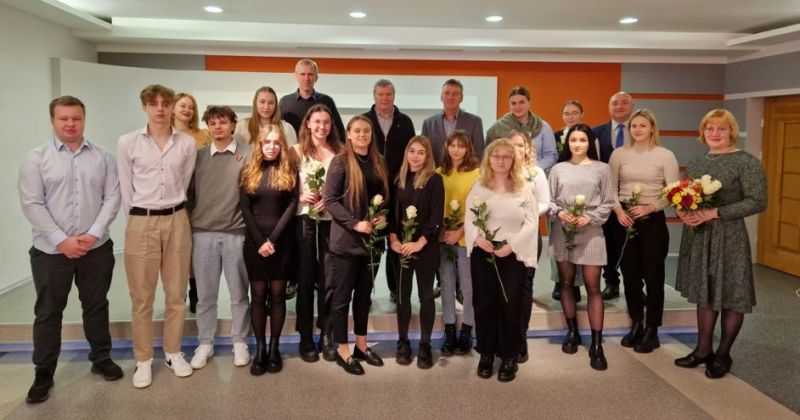 Pasniegtas stipendijas Līvānu novada jauniešu studijām augstskolās