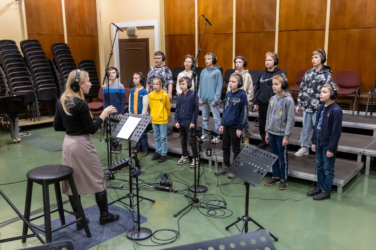 Jēkabpils zēnu koris piedalās audio ierakstā Latvijas Radio studijā