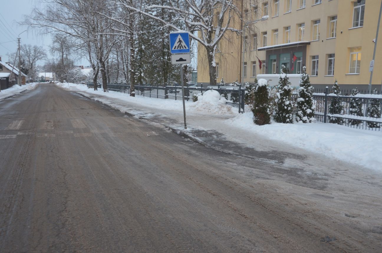 Jēkabpilī turpina izvest sniegu