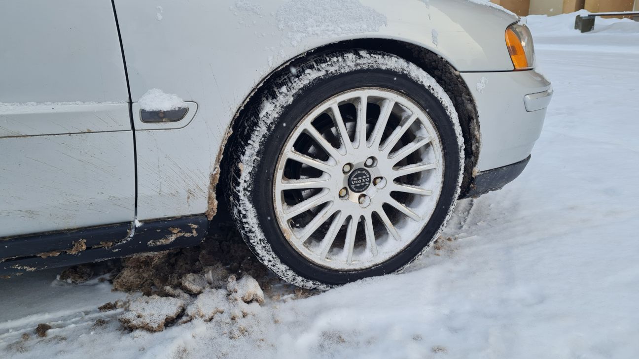 Aknīstē vīrietis pārkāpj aizliegumu vadīt auto
