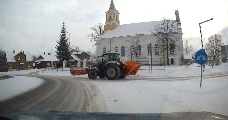 Jēkabpilī sniega tīrīšanā iesaistās visi dienesti