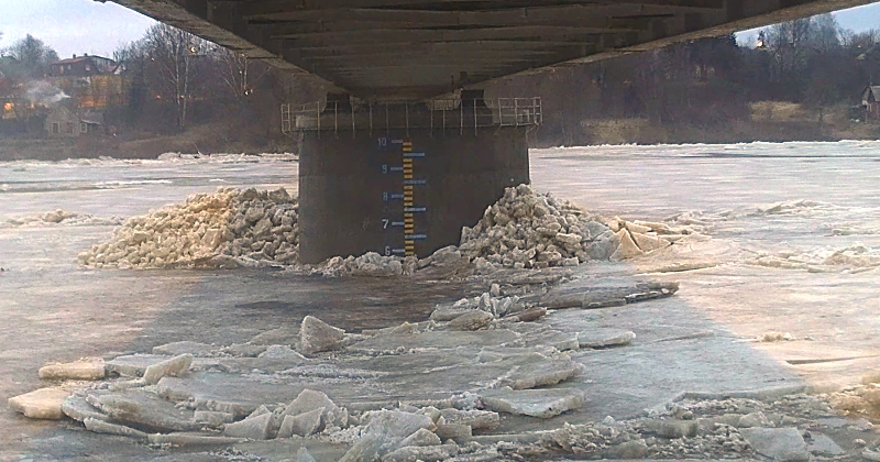 Daugavā pie Jēkabpils sākusies ledus kustība