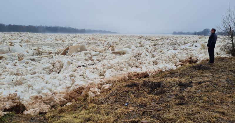 Pļaviņās saglabājas ledus sastrēgums