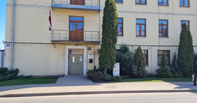 Viesītē nozog dārgu automašīnas detaļu, Jēkabpilī apzog veikalu