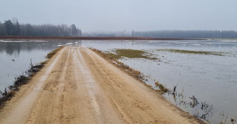 Daugavā pie Zeļķiem krītas ūdens līmenis