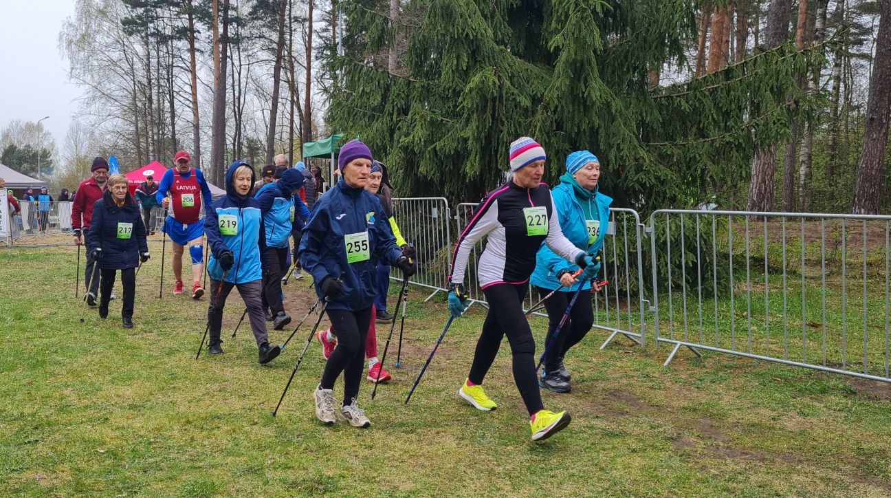 Līvānos aizritējis pavasara kross un nūjošanas sacensības