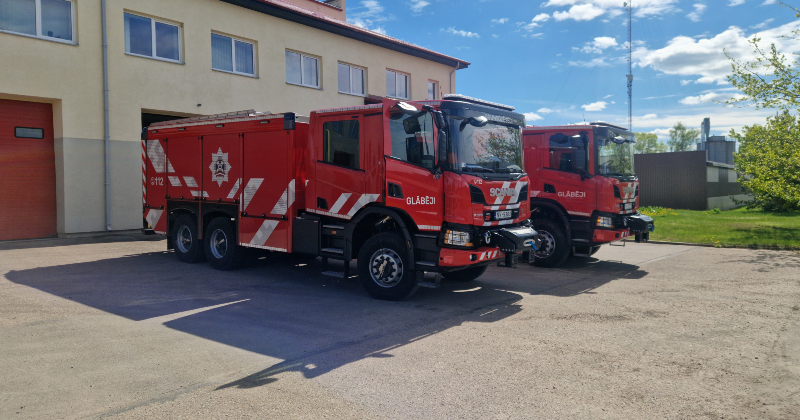 Jēkabpils ugunsdzēsēji saņem divas jaunas ugunsdzēsības mašīnas