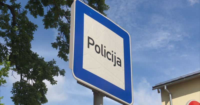 Rites pagastā vīrietis sēžas pie stūres stiprā alkohola reibumā 