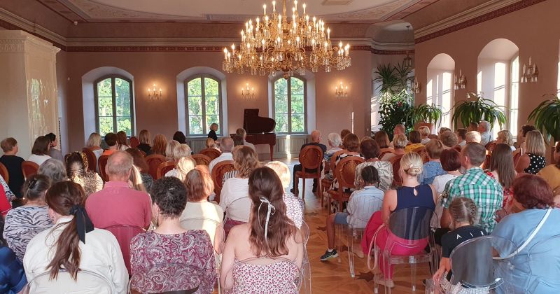 Krustpils pilī izskanējis romantiskās mūzikas un laikmeta koncertuzvedums 