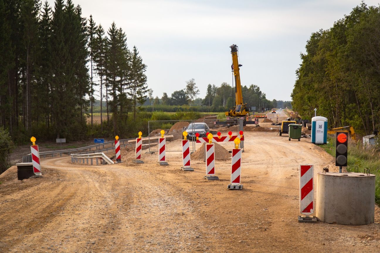 Rubenes un Zasas pagastā turpinās autoceļa pārbūves darbi