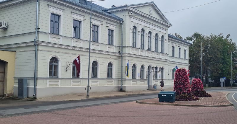 Jēkabpils novada pašvaldībā – dīvaina darbu sadale