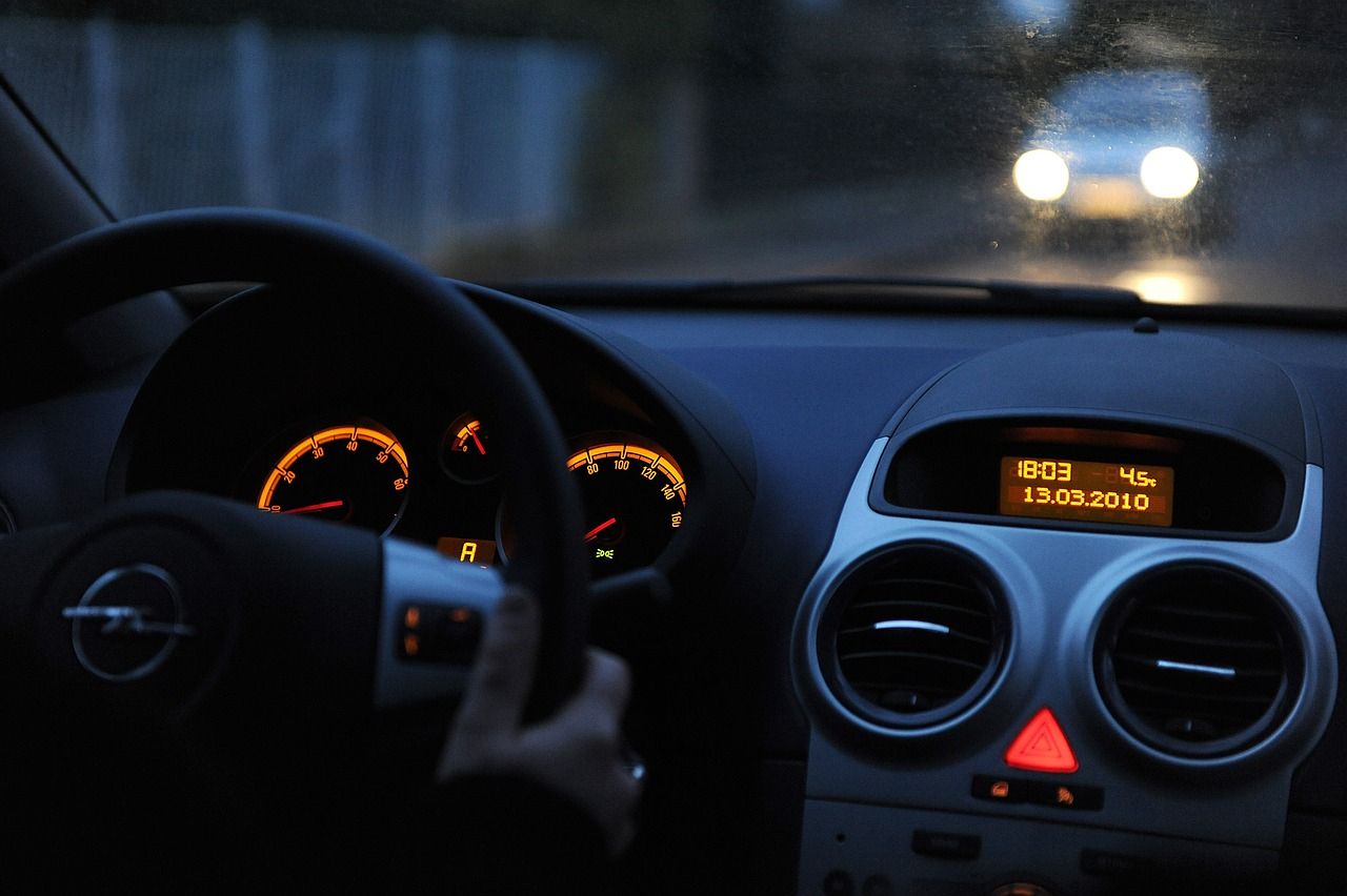 Jēkabpilī jaunietis sēžas pie auto stūres pamatīgā reibumā