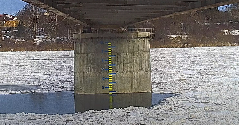 Sāk straumēt tiešraidi ar Daugavas tilta balstu Jēkabpilī