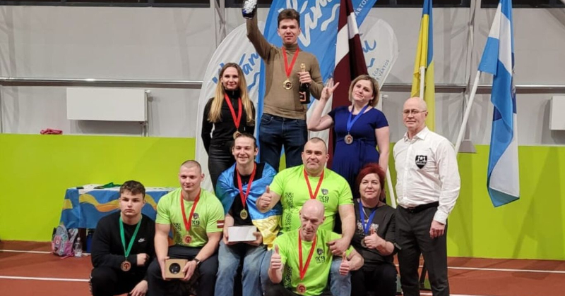 Jēkabpiliešiem 1. vieta Latvijas kausa posmā spiešanā guļus