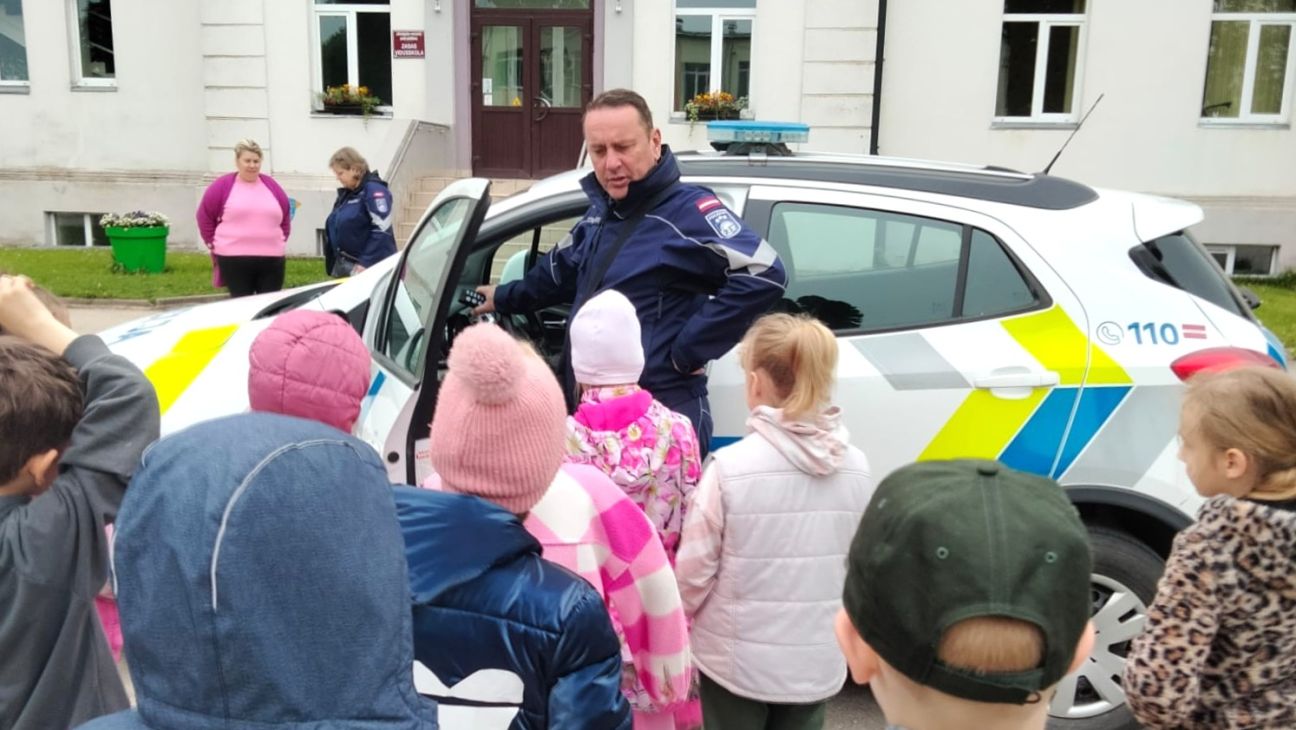 Zasas vidusskolā ierodas Valsts policija