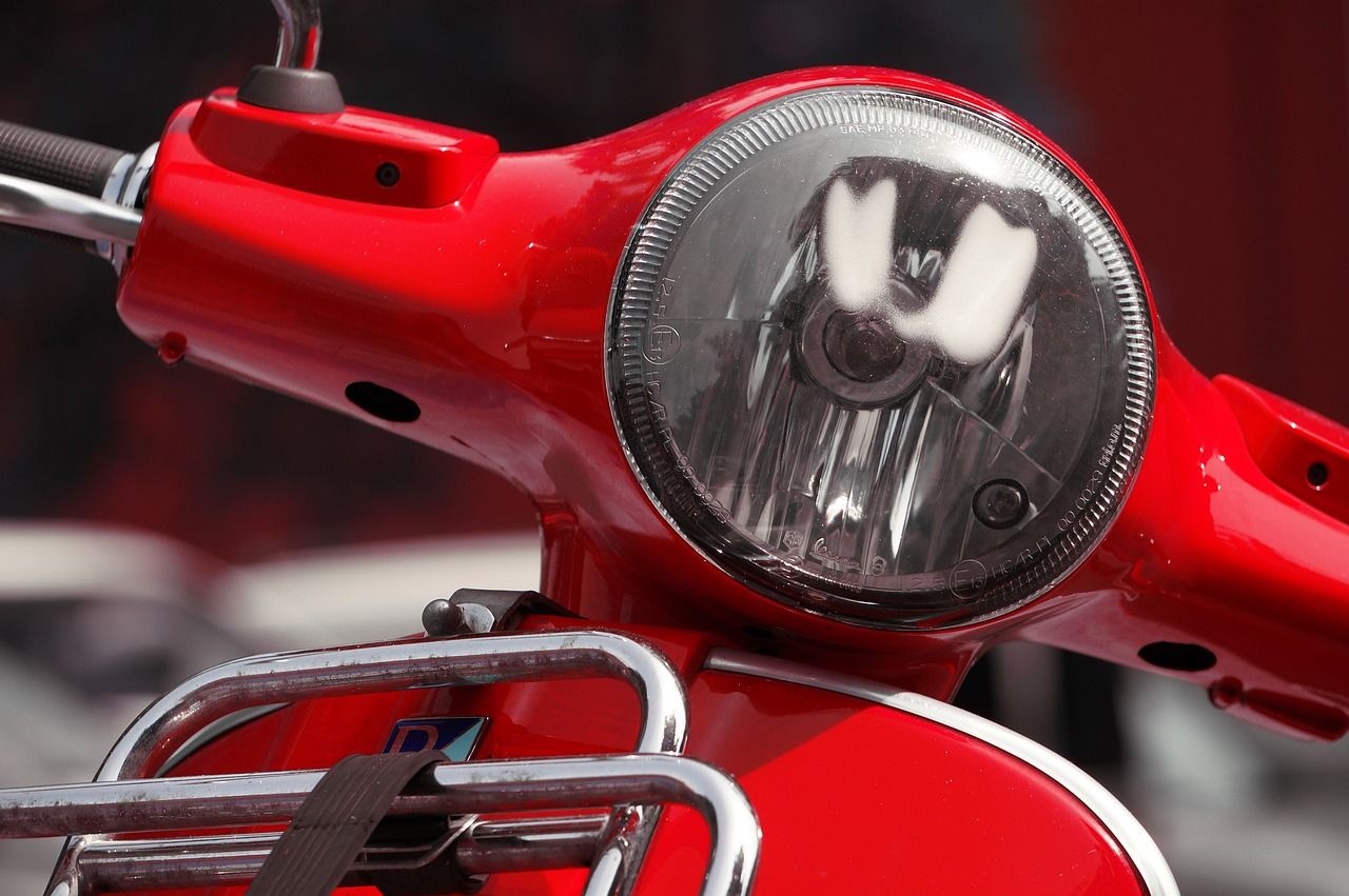 Salas pagastā motorollera un velosipēda sadursmē cietusi sieviete