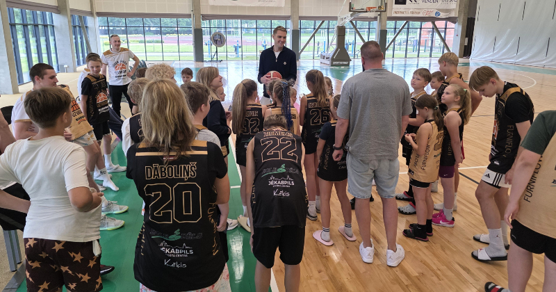 “Darām, darām, uzvaram!” – Jēkabpilī top jaunie basketbola talanti