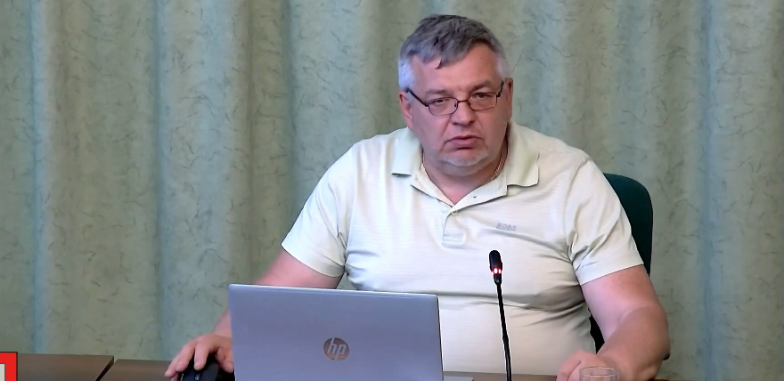 Diskusijas par A. Žuka atalgojumu Jēkabpils novada domē pāraug savstarpējos apvainojumos 