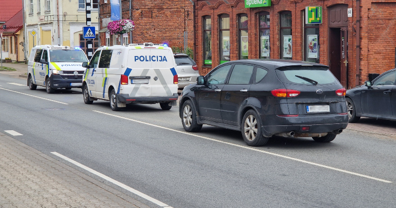 Avārijā bojāta Valsts policijas automašīna