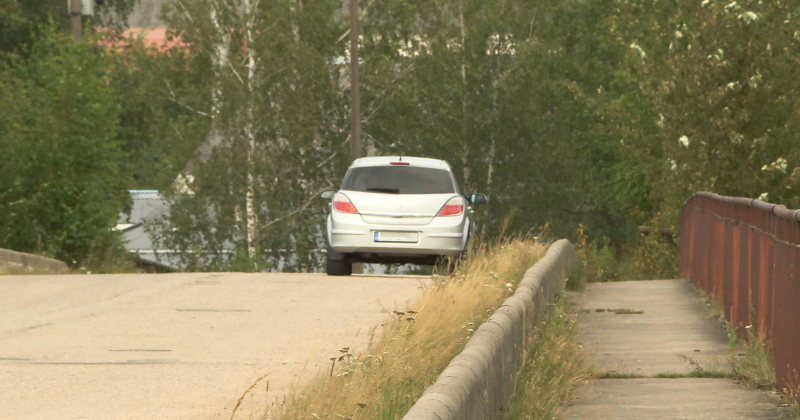 Tauta ziņo: Jēkabpils jaunieši autovadītāja tiesības laimējuši loterijā