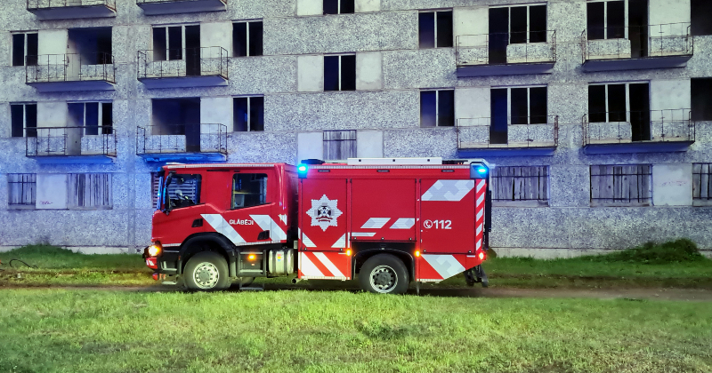 Tauta ziņo: Auseklīša ielas graustā regulāri izceļas ugunsgrēki