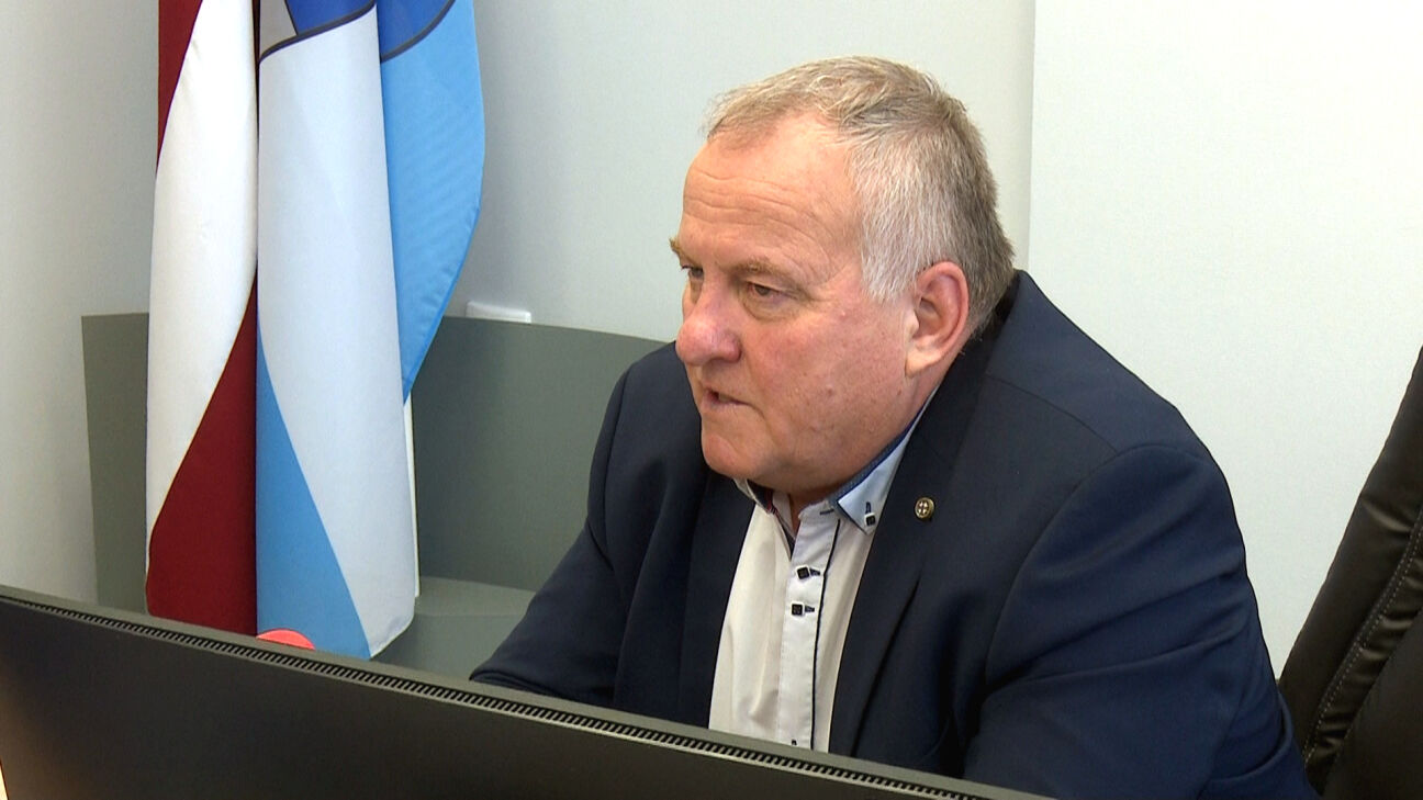 Nolemj nepiešķirt atlaišanas un ikmēneša pabalstus Andrim Vaivodam