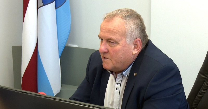 Nolemj nepiešķirt atlaišanas un ikmēneša pabalstus Andrim Vaivodam