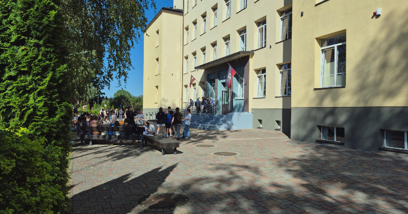 Jēkabpils 2. vidusskola daļai skolēnu organizēs attālinātās mācības