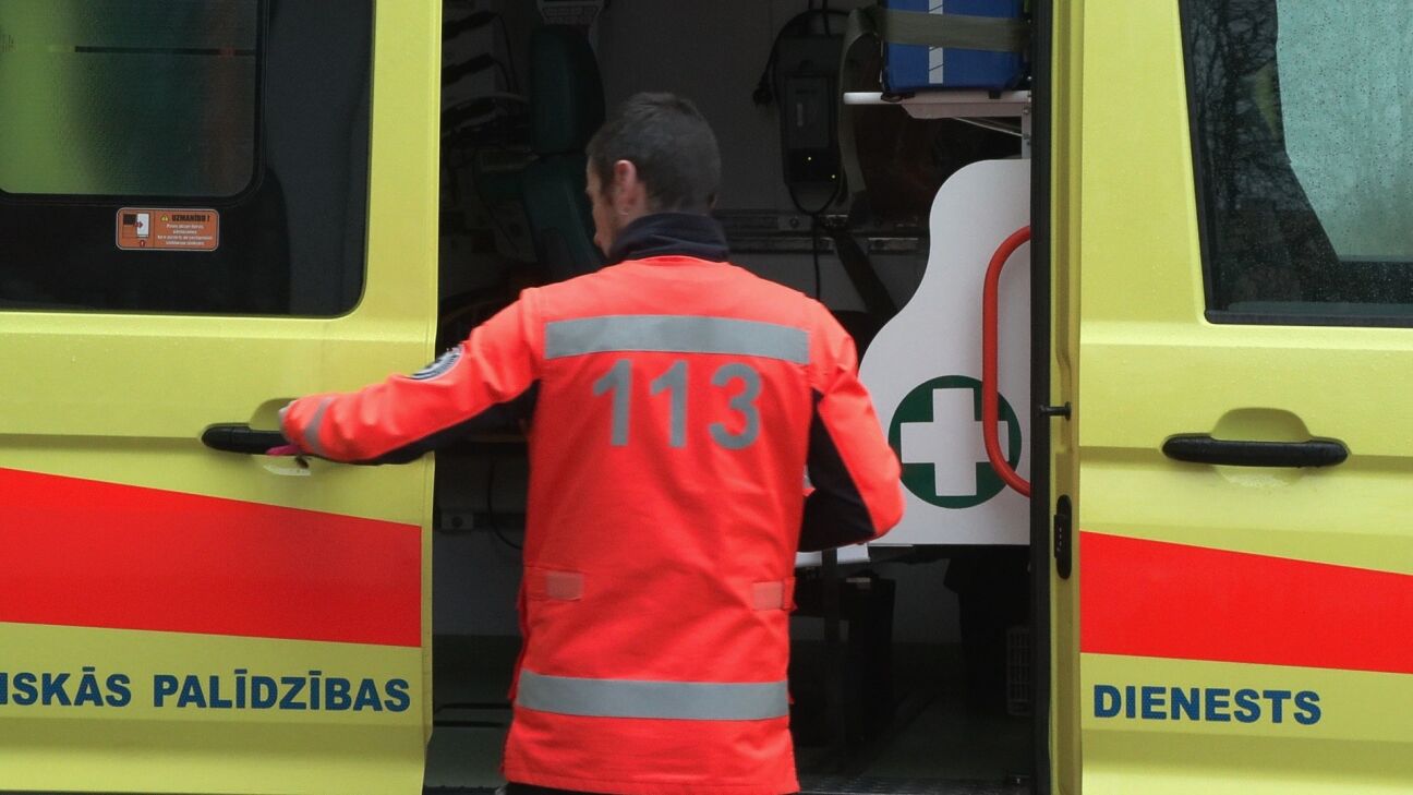 Ceļu satiksmes negadījumā uz autoceļa Jēkabpils–Aizkraukle cietis motociklists 