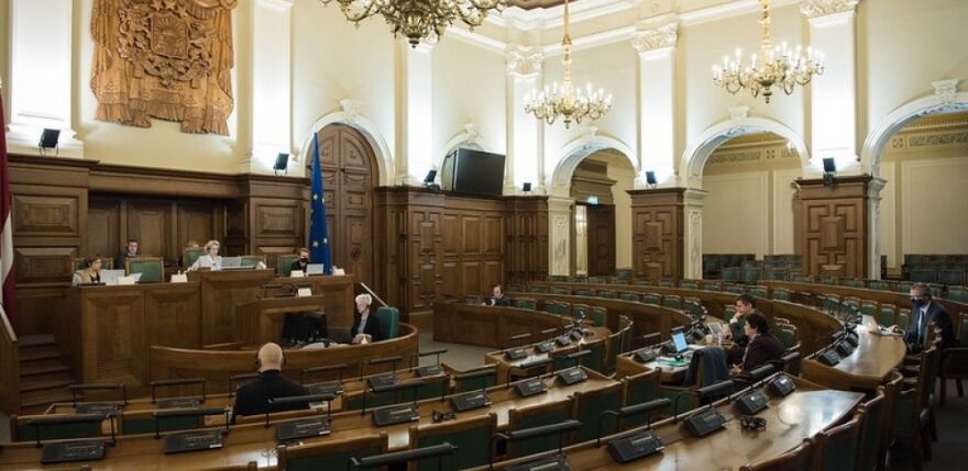 Jēkabpils vardarbības gadījums ar 12-gadīgu meiteni nonāk Saeimas dienaskārtībā 
