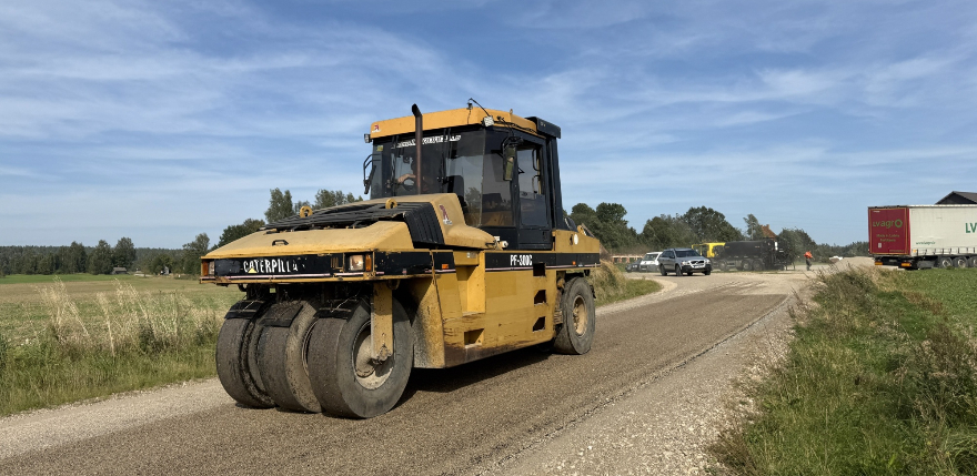 Būvnieks un pašvaldība pauž atšķirīgus viedokļus par Delles – Trepmuiža ceļa stāvokli