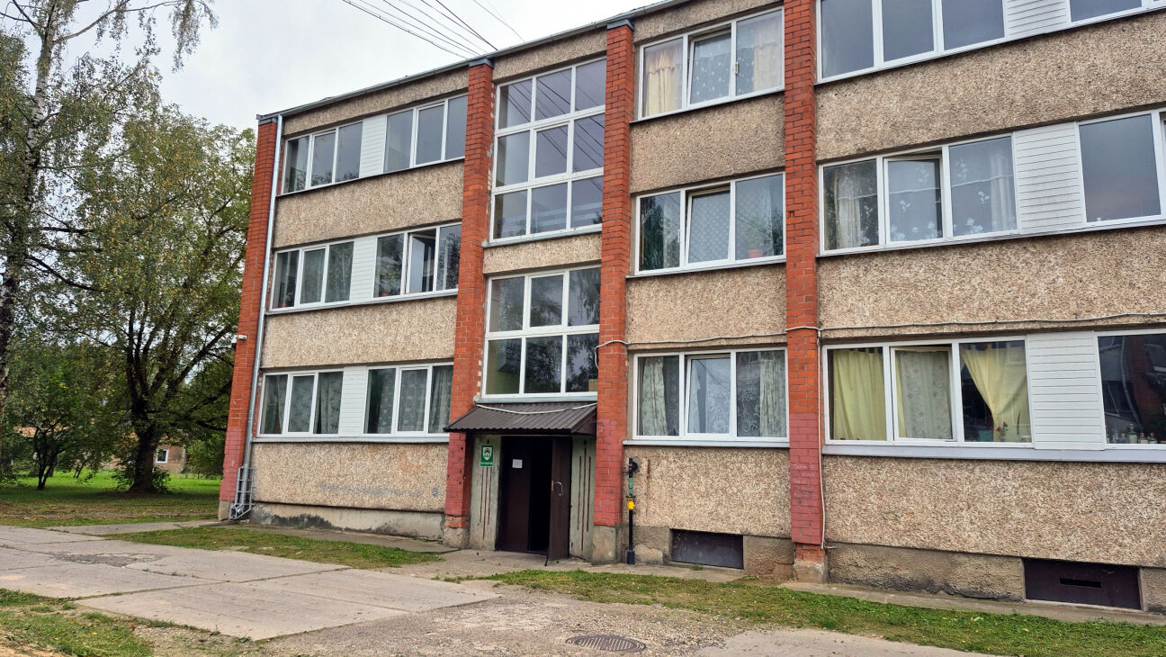 Iedzīvotājiem traucē kaimiņa radītā netīrība un smaka